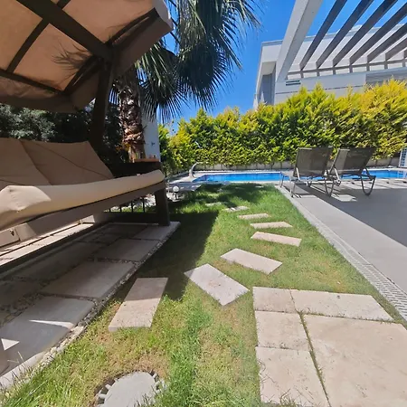 Roza Private Pool Entrance Villa *