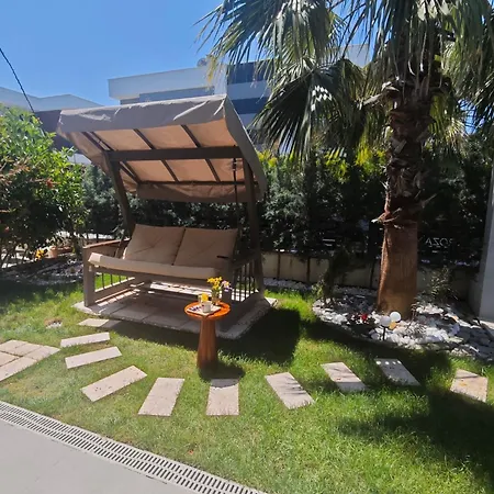 Roza Private Pool Entrance Villa